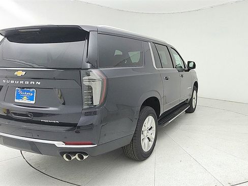 New 2025 Chevrolet Suburban Premier image 6