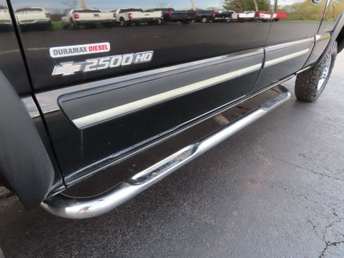 Used 2005 Chevrolet Silverado 2500 LT w/ Heavy-Duty Power Package image 13