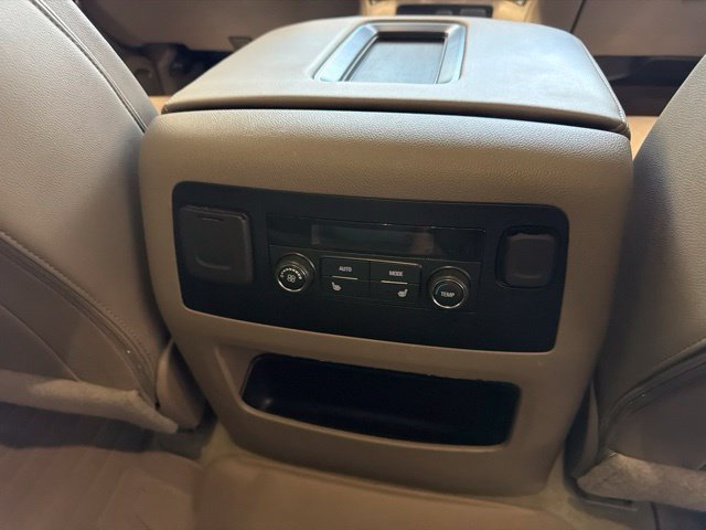 Used 2018 GMC Yukon SLT AWD/4WD image 43