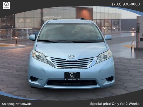 Used 2016 Toyota Sienna LE FWD image 3