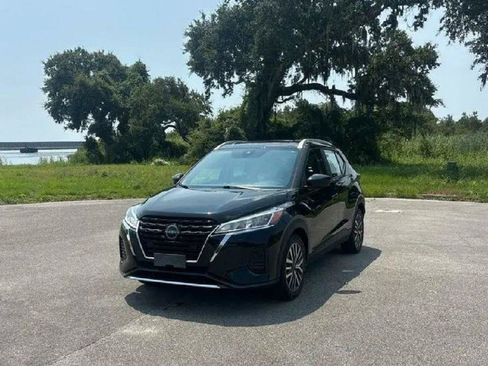 Used 2024 Nissan Kicks SV FWD image 1