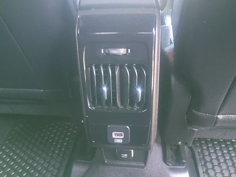 Used 2025 Jeep Compass Trailhawk AWD/4WD image 9