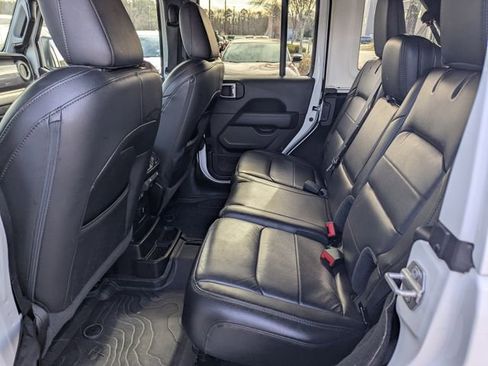 Used 2021 Jeep Wrangler Unlimited Sahara image 13