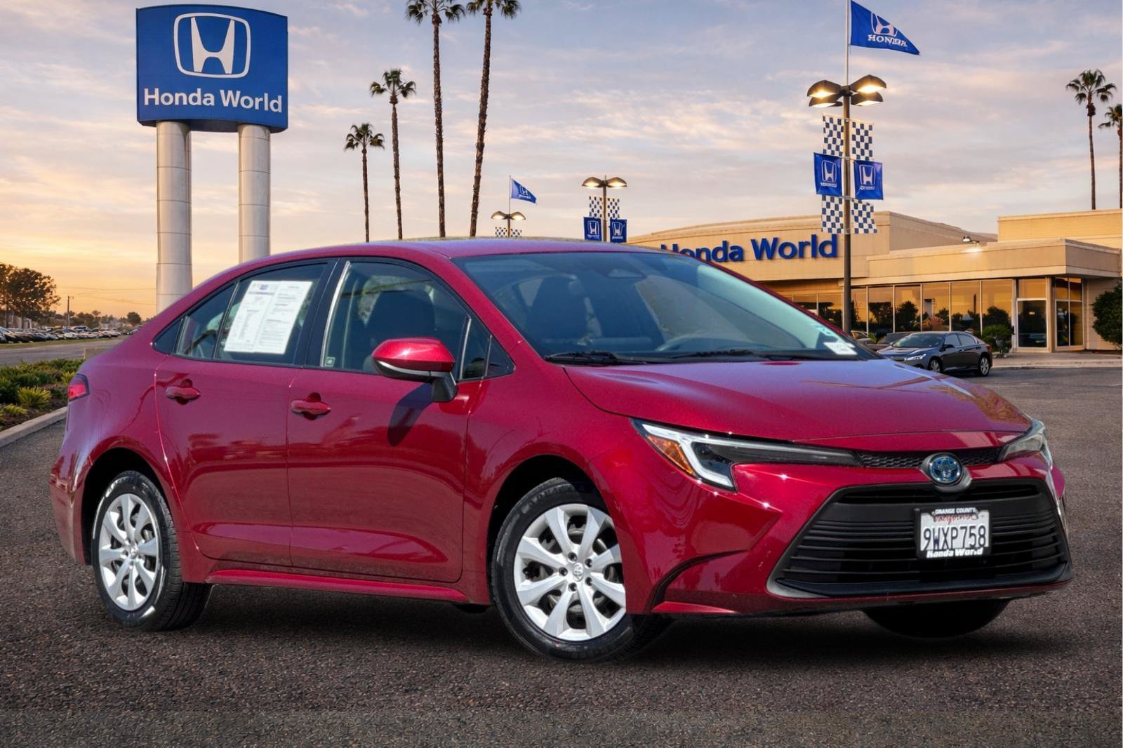 Used 2023 Toyota Corolla LE w/ Carpet Mat Package (TMS) FWD image 2
