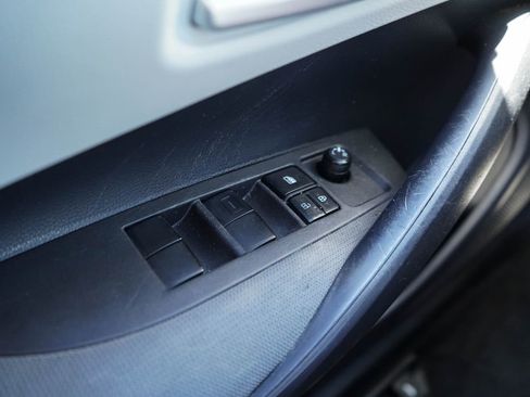 Used 2021 Toyota Corolla LE image 28