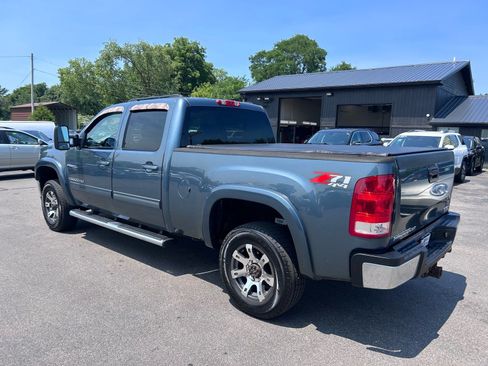 Used 2007 GMC Sierra 2500 SLT w/ Z71 Off-Road Package AWD/4WD image 6