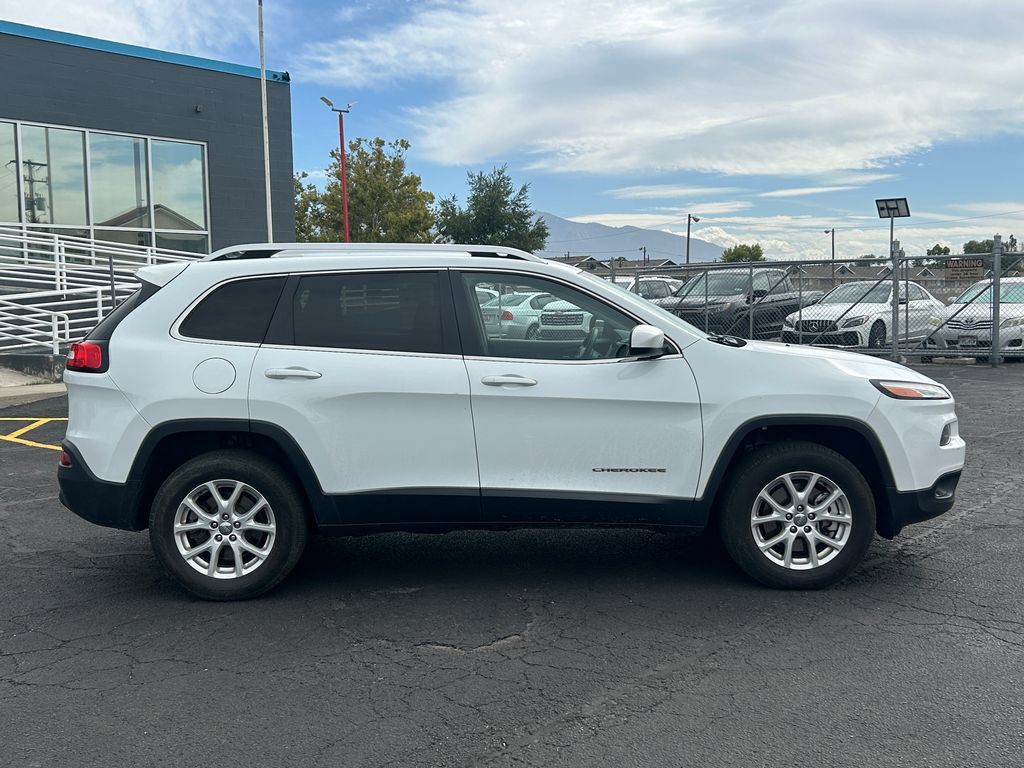 Used 2014 Jeep Cherokee Latitude AWD/4WD image 2