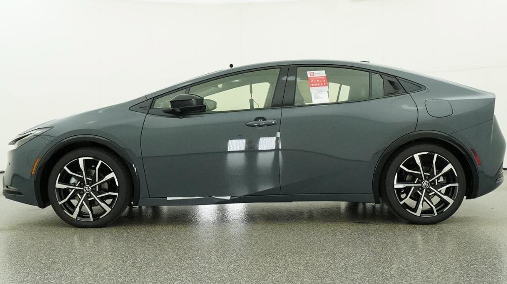 New 2026 Toyota Prius Plug-In Hybrid FWD image 40