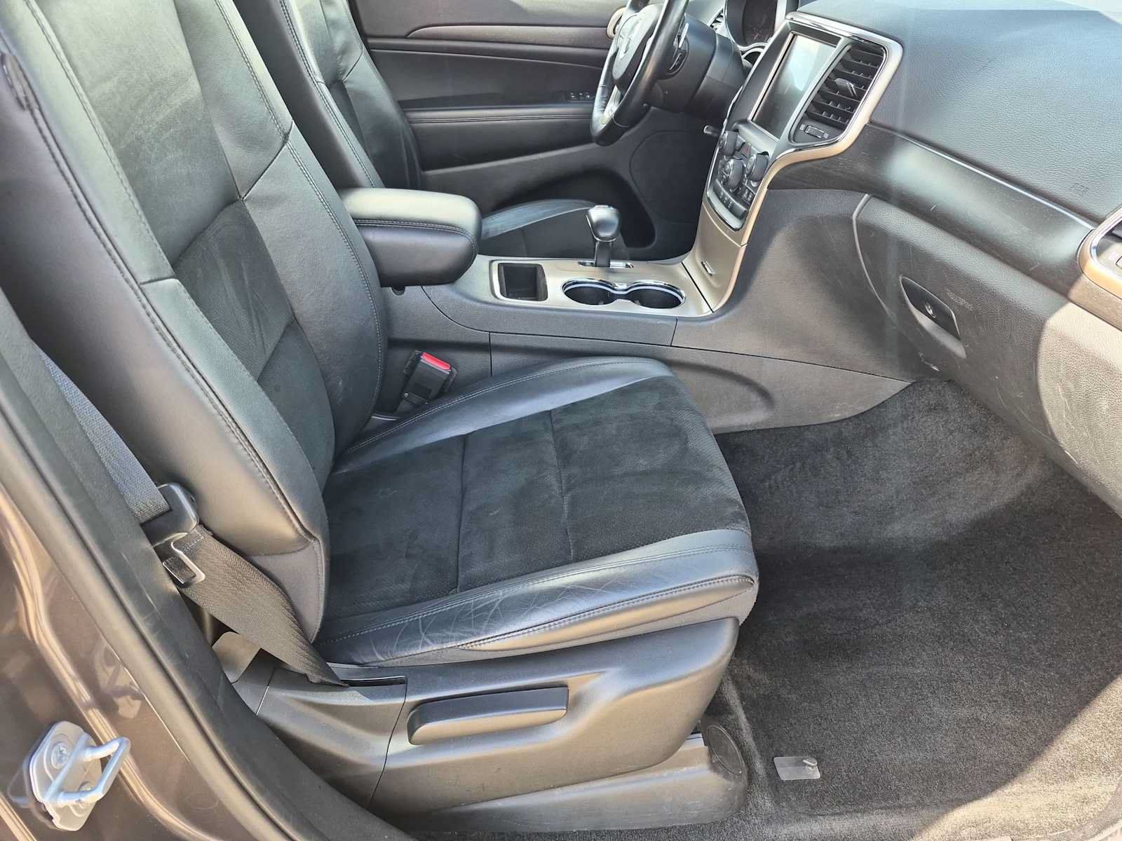 Used 2015 Jeep Grand Cherokee Altitude AWD/4WD image 22