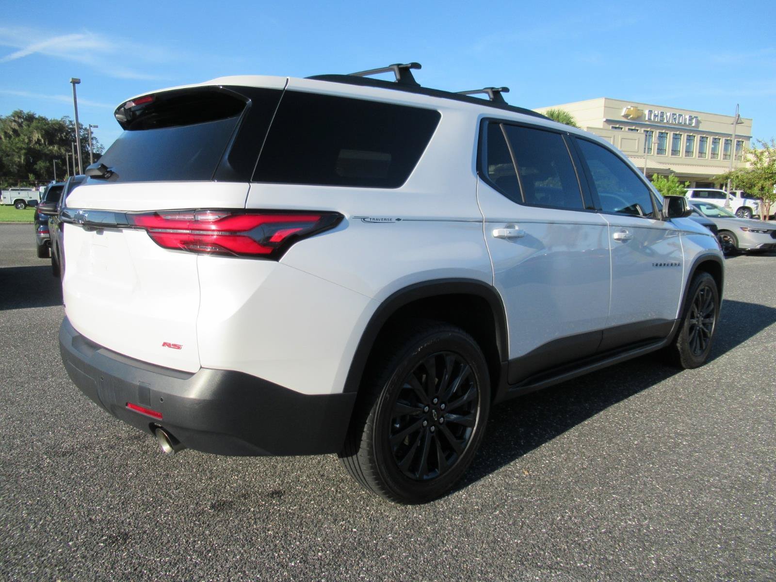 Certified 2022 Chevrolet Traverse RS w/ LPO, 'HIT The Road' Package AWD/4WD image 7