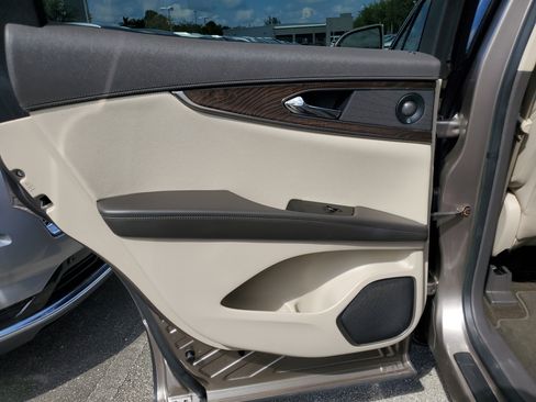 Certified 2020 Lincoln Nautilus Reserve image 12