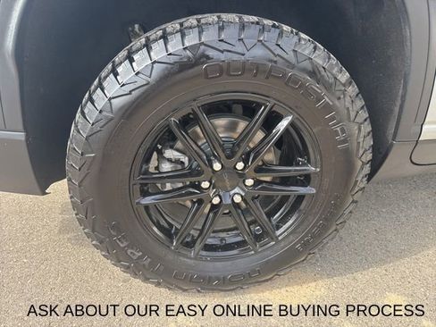 Used 2024 Chevrolet Traverse Z71 image 15