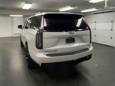Used 2023 Cadillac Escalade Sport Platinum w/ LPO, ONYX Package AWD/4WD image 7