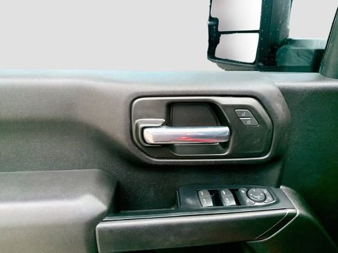 Used 2024 Chevrolet Silverado 2500 Custom w/ Custom Value Package AWD/4WD image 9