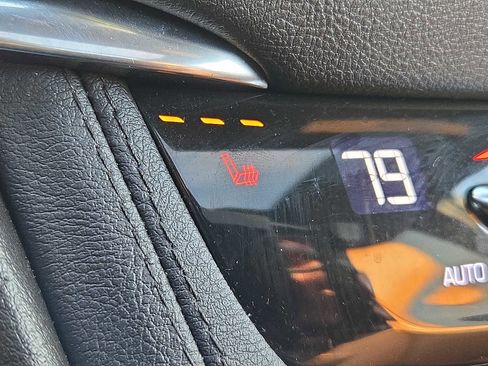 Used 2021 Cadillac XT5 Premium Luxury image 23