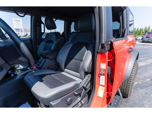 Used 2024 Ford Bronco Big Bend AWD/4WD image 9