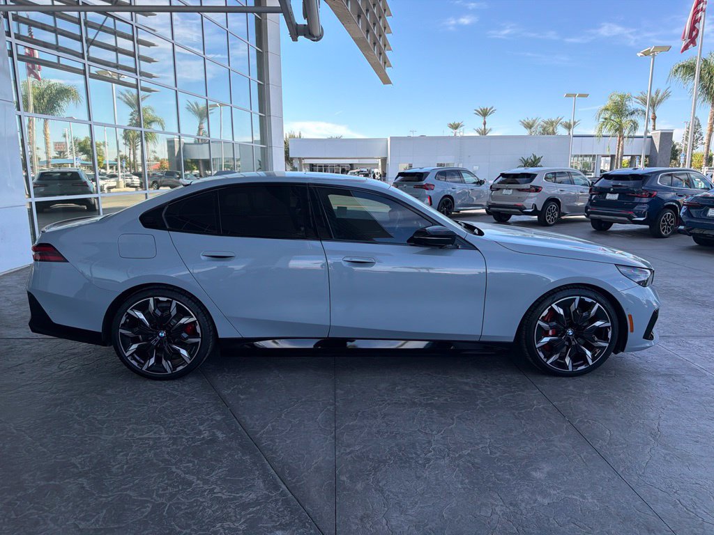 Used 2025 BMW i5 M60 w/ Premium Package AWD/4WD image 3