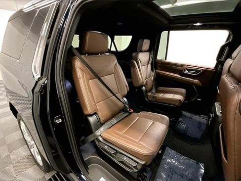 Used 2024 Chevrolet Suburban High Country image 22