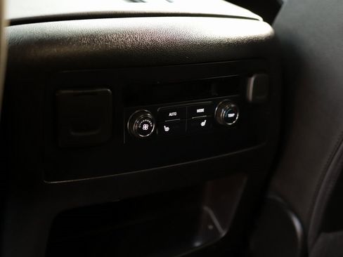 Used 2020 GMC Yukon SLT w/ Premium Edition image 30