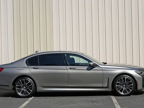 Used 2022 BMW 740i w/ M Sport Package RWD image 55
