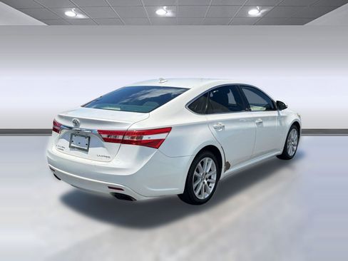 Used 2014 Toyota Avalon Limited w/ Technology Package FWD image 8