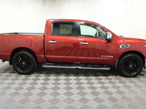 Used 2017 Nissan Titan SL w/ SL Towing Convenience Package RWD image 31
