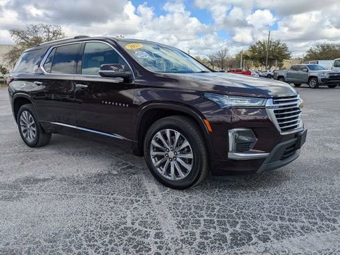 Used 2023 Chevrolet Traverse Premier w/ LPO, Cargo Package FWD image 2