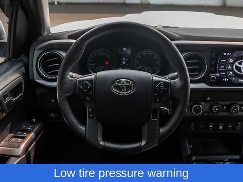 Used 2020 Toyota Tacoma TRD Sport AWD/4WD image 32