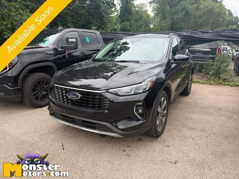 Used 2023 Ford Escape Platinum w/ Premium Technology Package AWD/4WD image 1