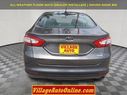 Used 2013 Ford Fusion SE FWD image 3