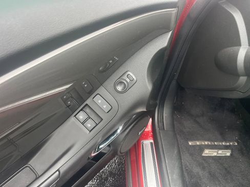 Used 2014 Chevrolet Camaro SS w/ RS Package RWD image 11