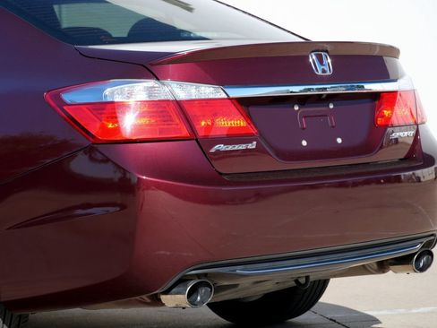 Used 2015 Honda Accord Sport image 33