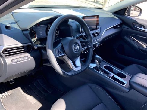 Used 2022 Nissan Altima 2.5 SV image 15