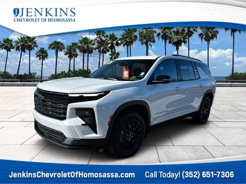 New 2026 Chevrolet Traverse LT image 1