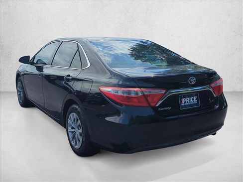 Used 2017 Toyota Camry LE FWD image 8