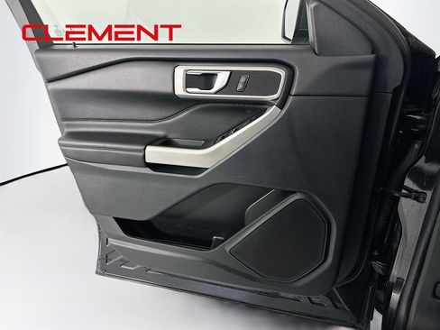 Certified 2022 Ford Explorer XLT w/ Equipment Group 202A image 27