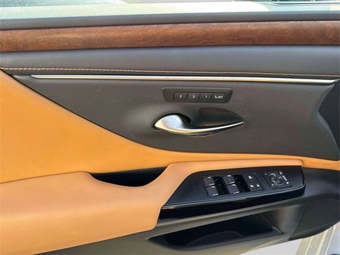 Used 2023 Lexus ES 350 w/ Premium Package image 17