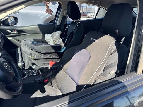 Used 2016 MAZDA MAZDA3 i Sport FWD image 38