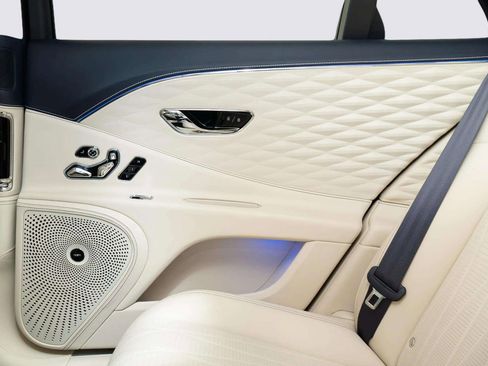 Used 2023 Bentley Flying Spur Azure AWD/4WD image 61