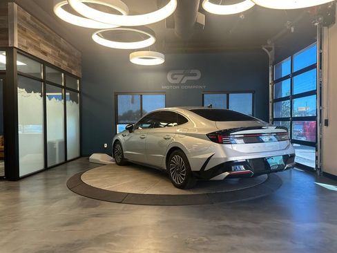 Used 2024 Hyundai Sonata SEL FWD image 5