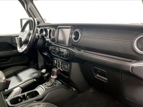 Used 2022 Jeep Wrangler Unlimited Sahara w/ Cold Weather Group image 14