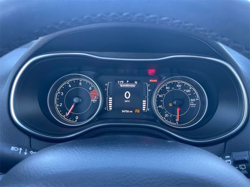 Used 2019 Jeep Cherokee Latitude Plus w/ Cold Weather Group image 28