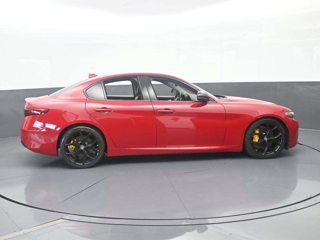 Used 2020 Alfa Romeo Giulia w/ Nero Edizione RWD image 7
