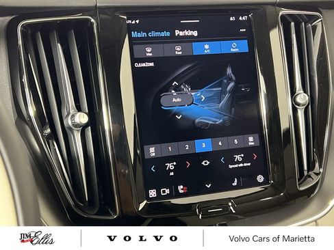 Used 2025 Volvo XC60 B5 Plus w/ Climate Package image 17