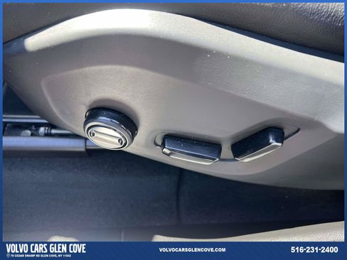 Used 2024 Volvo XC60 B5 Core w/ Protection Package Premier AWD/4WD image 18