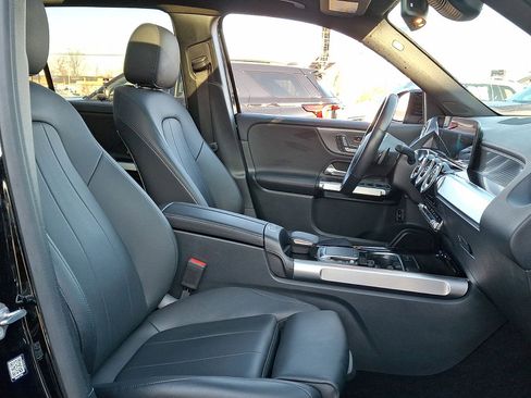 Used 2022 Mercedes-Benz GLB 250 4MATIC image 31