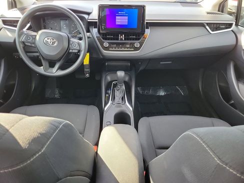 Used 2025 Toyota Corolla LE image 12