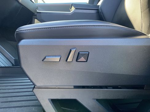 Used 2024 Tesla Cybertruck AWD Crew Cab image 22