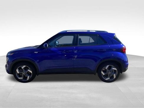 Used 2024 Hyundai Venue SEL image 6