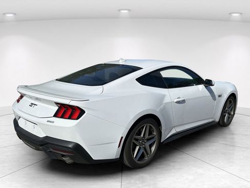 Used 2025 Ford Mustang GT Premium RWD image 4
